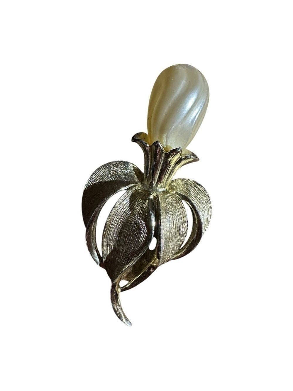 Sarah Coventry “Fantasy Flower” Large Baroque Faux Pearl Brooch VTG 1960 # 0703